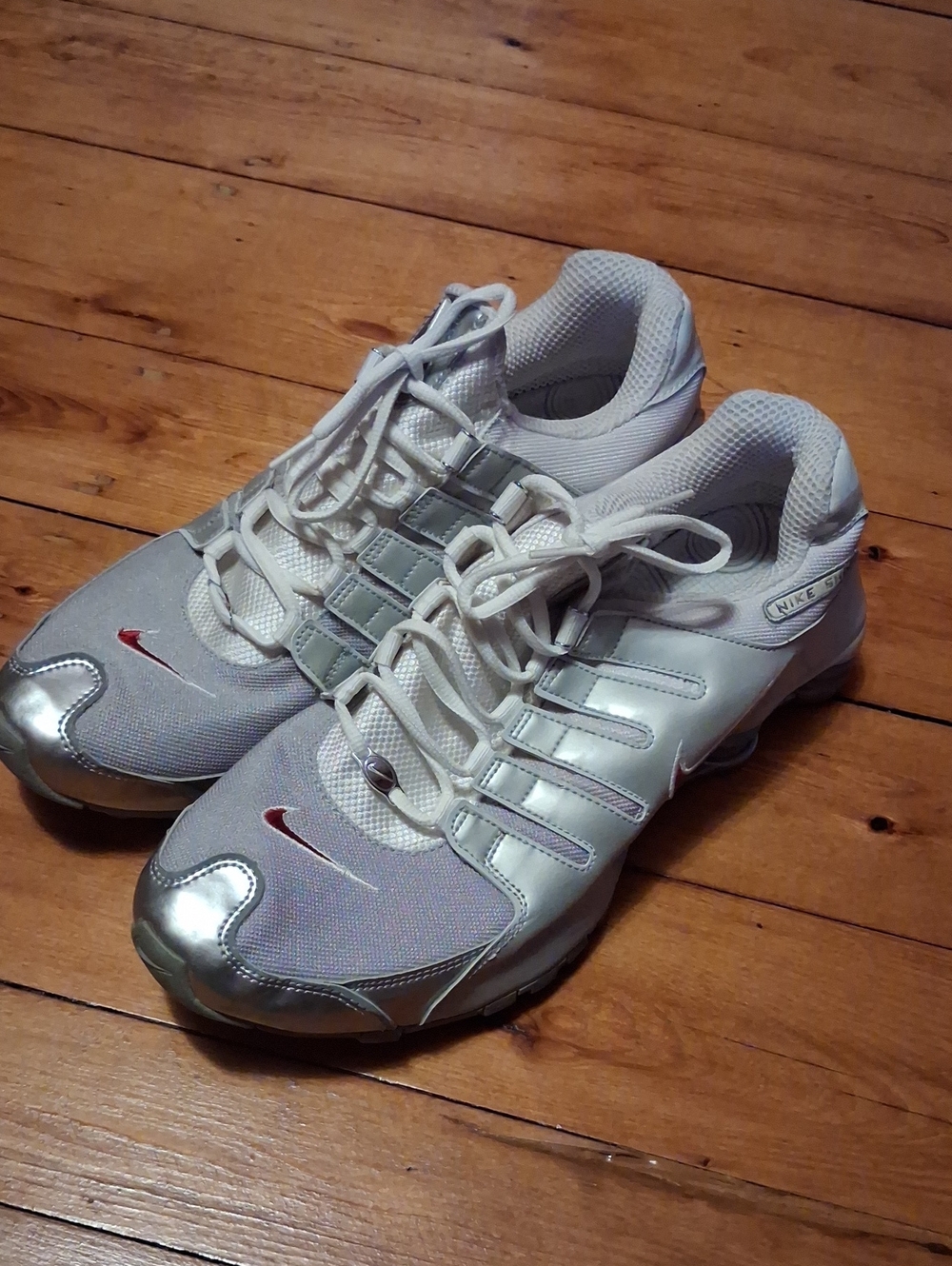 Nike Shox NZ Metallic Silver and White Athletic Sneakers Mens Size 15
